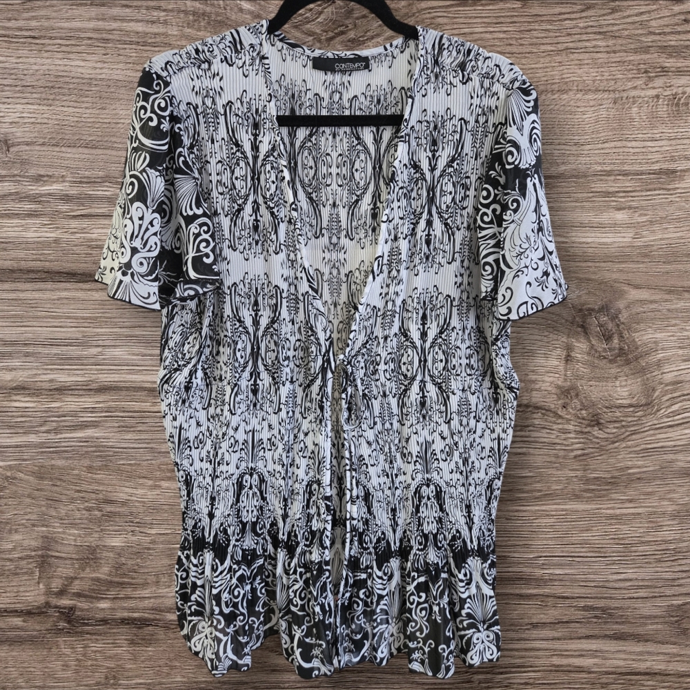 Contempo black and white print tie front Top